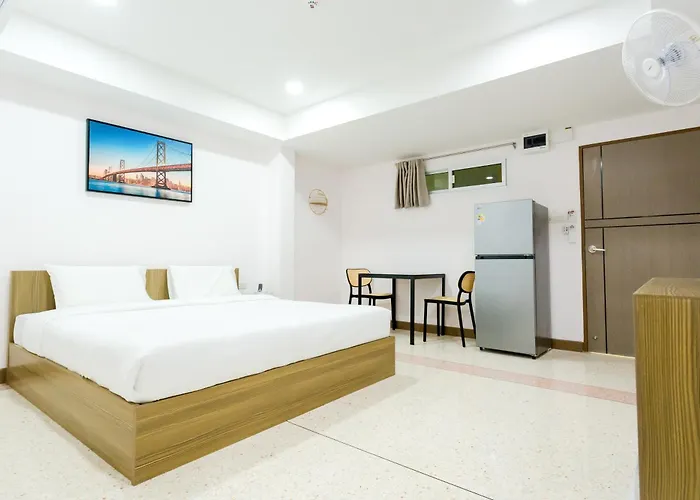 Rama Residency Sukhumvit Apartment *